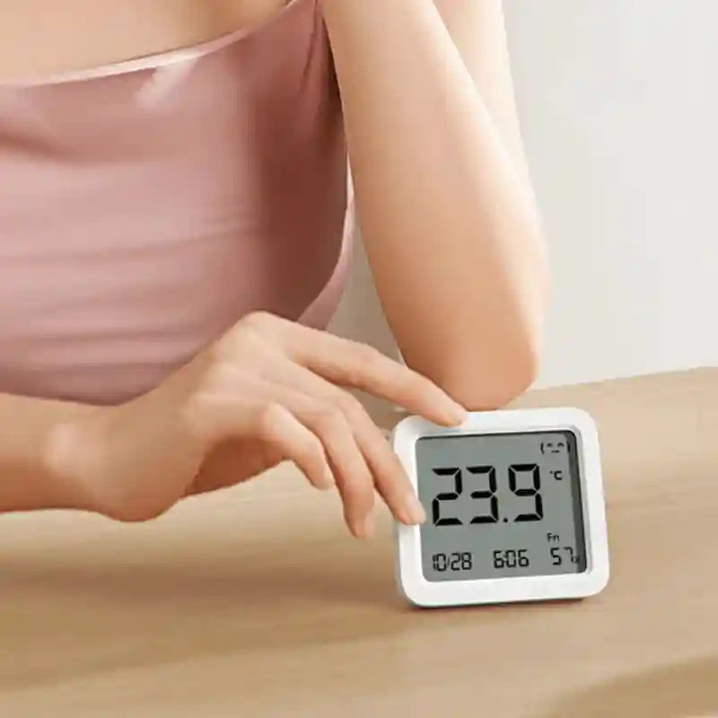 استفاده رومیزی از سنسور دما و رطوبت شیائومی Monitor 3