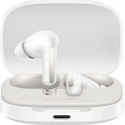 نمای نسخه سفید شیائومی Redmi Buds 6 گلوبال هندزفری سفید Redmi Buds 6 در محفظه شارژ با درپوش باز