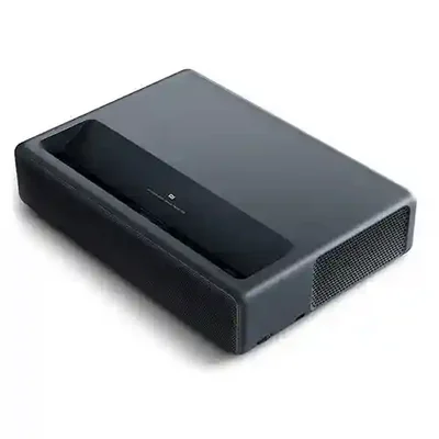 نمای اصلی پروژکتور لیزری 4K شیائومی 150 اینچ ویدئو پروژکتور مشکی Xiaomi Mi 4K Laser 150 با دریچههای جانبی و محفظه اپتیک