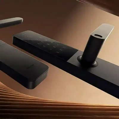 اجزای جداشده قفل دیجیتال شیائومی Smart Door Lock E10 چیدمان قطعات پنل و دستگیره قفل هوشمند شیائومی E10