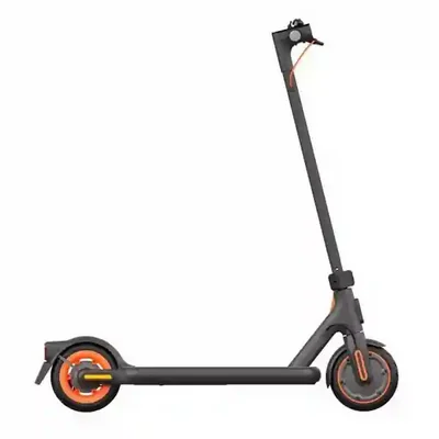 سمت راست اسکوتر برقی شیائومی 4 Go اسکوتر Xiaomi 4 Go از نمای جانبی راست روی زمینه سفید