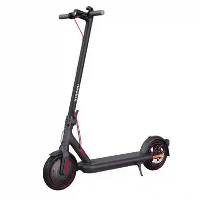 نمای کامل Xiaomi Electric Scooter 4 Pro اسکوتر برقی شیائومی 4 Pro از نمای سهرخ با جزئیات قرمز