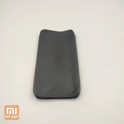 کاور مشکی پاوربانک Redmi 10000 نمای روبهروی کاور مشکی پاوربانک Redmi 10000mAh با لوگوی برجسته